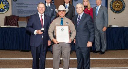 Patrulleros de Laredo recibieron el premio 'Salva Vidas' por su heroica actuación en accidentes