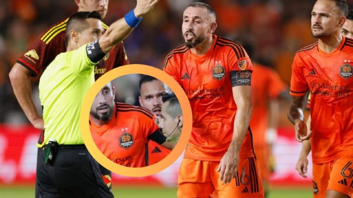 MOMENTO EXACTO en el que Héctor Herrera lanza escupitajo a arbitro en pleno partido
