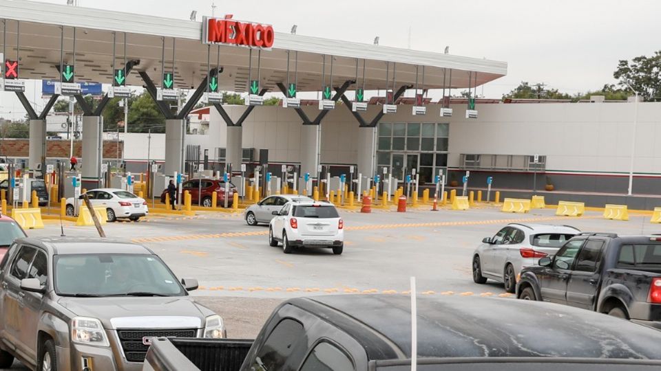 Reportan supuestan confiscaciones de autos chocolate.