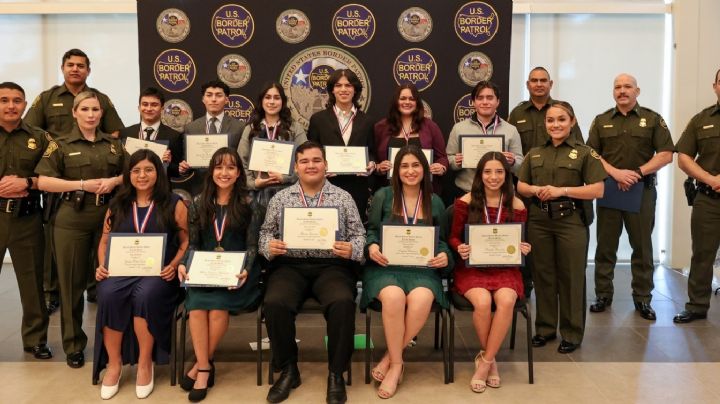 Premian a los futuros líderes de Laredo por sus logros académicos