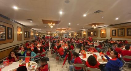 Bomberos de Laredo llevan alegría a niños con el tradicional 'Angel Gift'