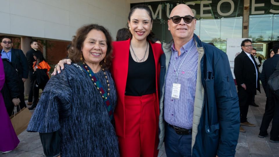 Lucina Jiménez, Claudia Curiel de Icaza y Héctor Romero Lecanda.