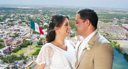 Boda a mitad de puente internacional: ¿para qué se casan en ese lugar?