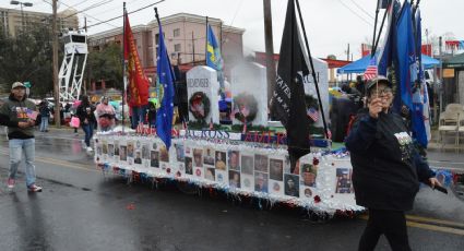 Pese a lluvia, desfile por natalicio de George Washington se celebró en Laredo