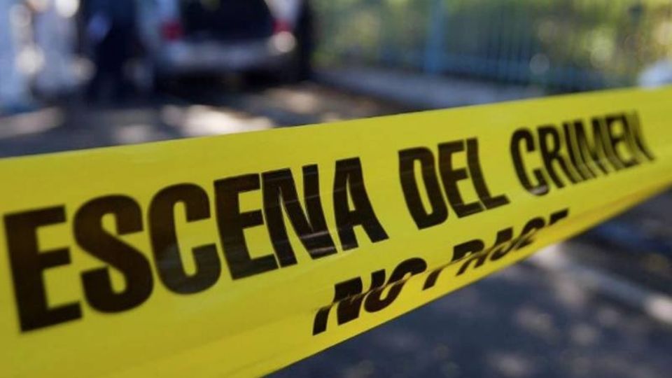 Desgarradora imagen fue captada por testigos del crimen contra una mujer.