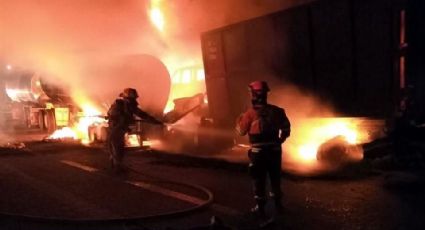 Chocan y se incendian tráiler nodriza y pipa en autopista Monterrey-Saltillo