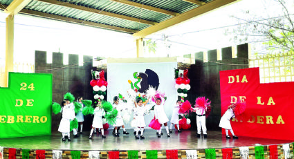 Fomentan amor a la Bandera en escuelas de Nuevo Laredo