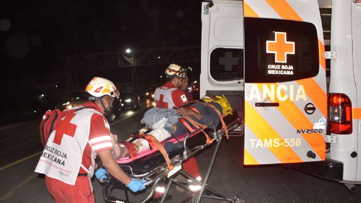 Nuevo Laredo: Motociclista atropella a hombre en bicicleta; le rompe ambas piernas