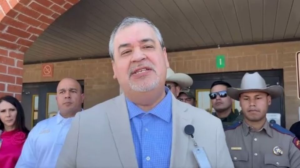 Mike Garza, Superintendente de UISD, dijo que la actuación de las agencias de la ley y la policía escolar del distrito fue magnífica este viernes con la amenaza de tirador activo en la preparatoria Alexander.
