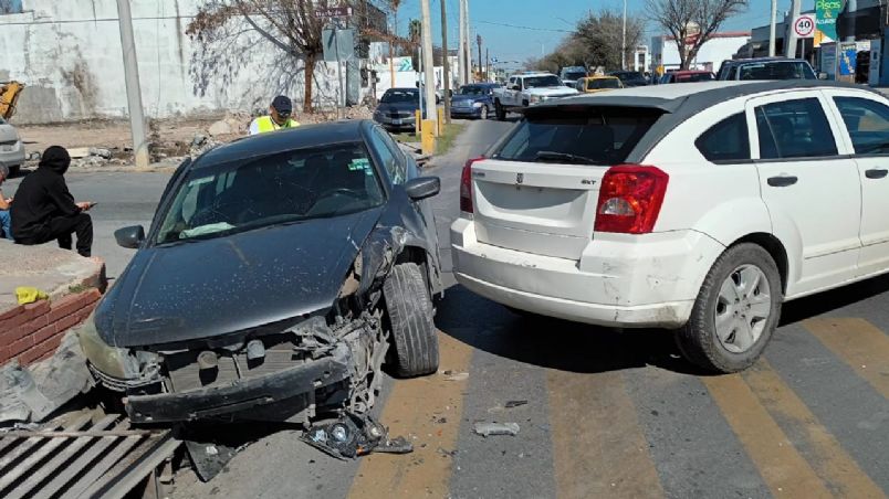 El accidente dejó dos personas levemente lesionadas