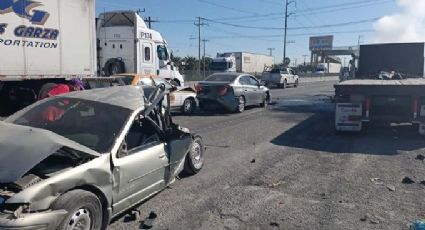 Muere mujer tras choque múltiple en Escobedo; chofer sufre quemaduras | VIDEO