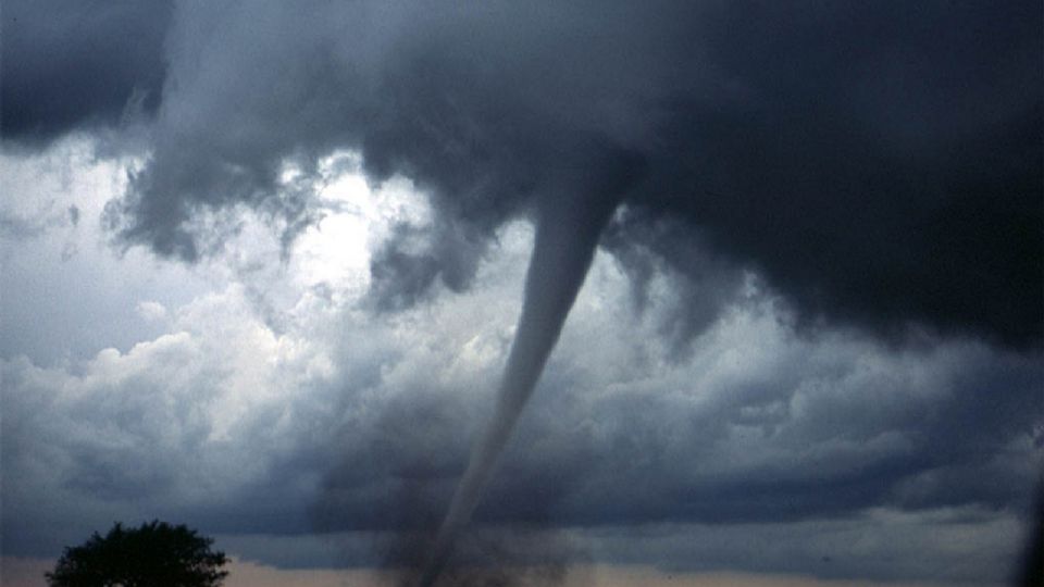 Prevén formación de tornados en Texas