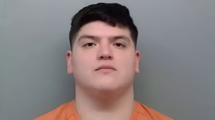 Roban dos camionetas en San Antonio, Texas y las recuperan en Laredo; hay un detenido