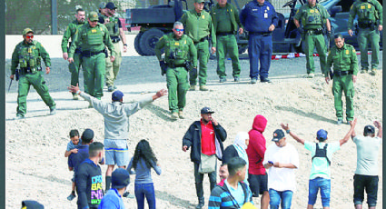 Guardia Nacional de Texas dispara balas de goma contra 400 migrantes