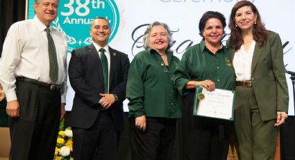 Laredo College reconoce a Diana Espinoza, docente con 50 años dedicada a la docencia