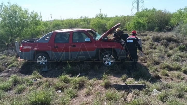 Dos hombres borrachos casi se matan en accidente vial sobre el Libramiento Mex 2