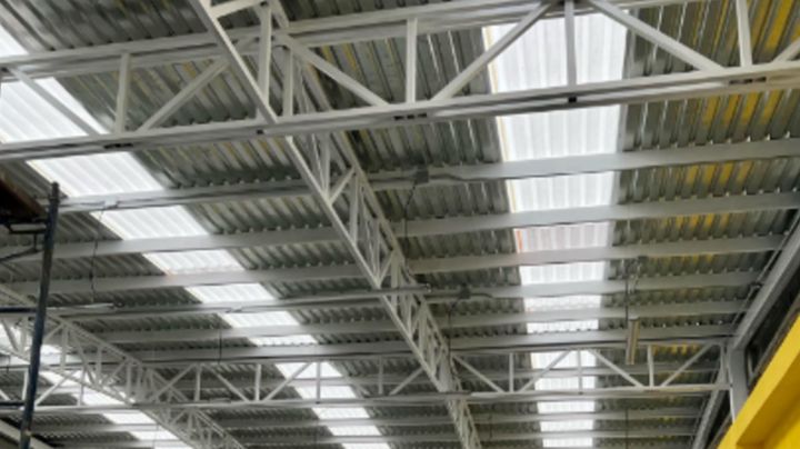 Hombre cae desde 8 metros de altura en intento de robo a bodega