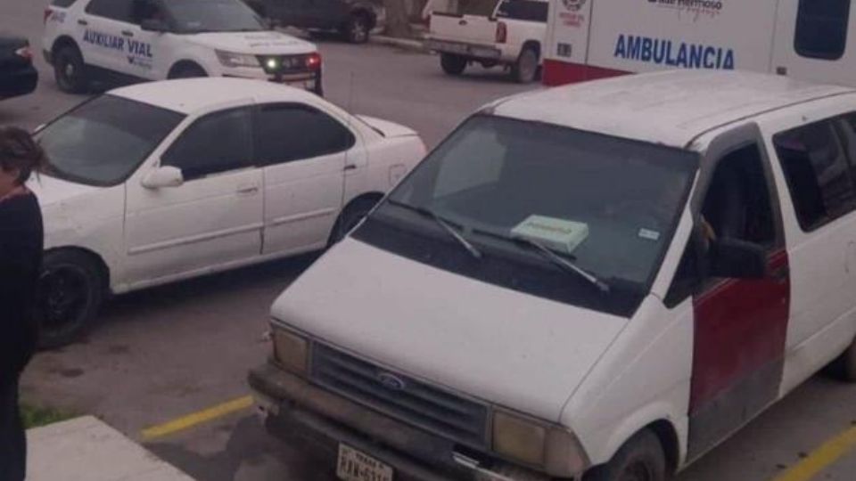 La camioneta estaba estacionada y los menores estuvieron varias horas solos sin el cuidado de una adulto.