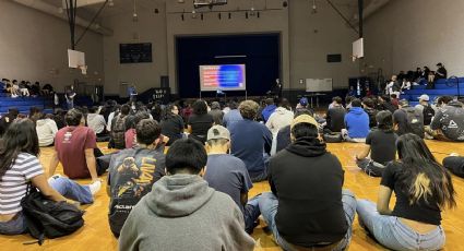 Policía de Laredo invita a estudiantes de preparatoria a respetar reglamento de tránsito