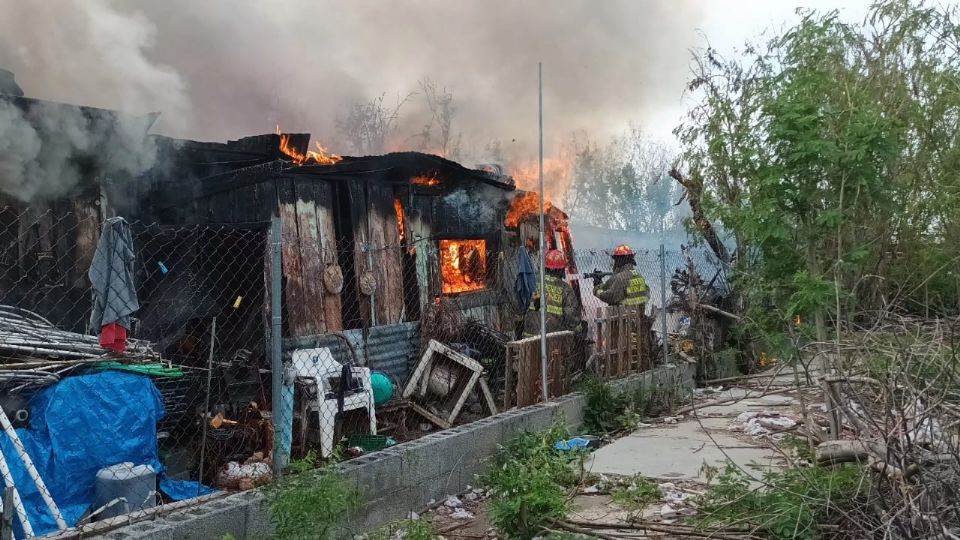 Las llamas consumieron la humilde vivienda