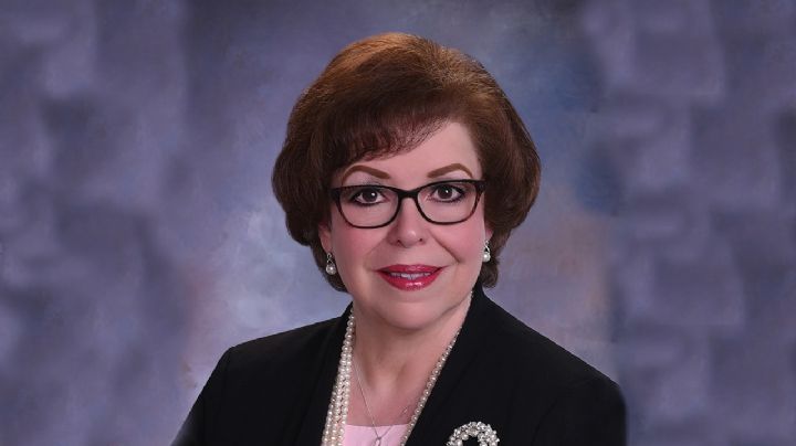 En Laredo confían en la Doctora Sylvia G. Ríos: seguirá como superintendente de LISD