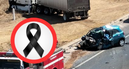 Terrible choque de frente entre tráiler y Nissan March deja a conductor muerto | VIDEO