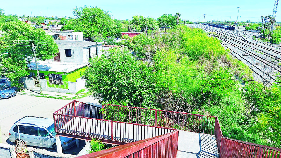 Su estructura roja y oxidada es muy socorrida por fotógrafos.