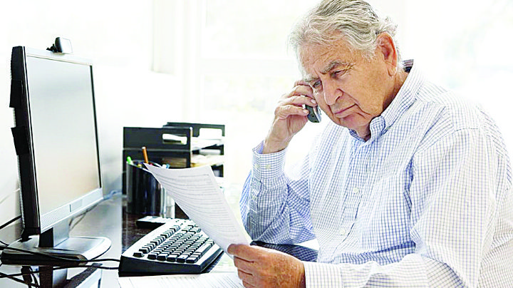 Agobian bancos con cobros ‘fantasma’