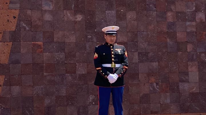 'Soldado enamorado' aparece de nuevo en el cumpleaños del amor de su vida