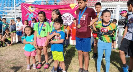 Brillan corredores en carrera infantil 'Primero los Niños'