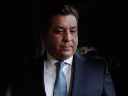 Ciudadanos piden fin a impunidad de Cabeza de Vaca