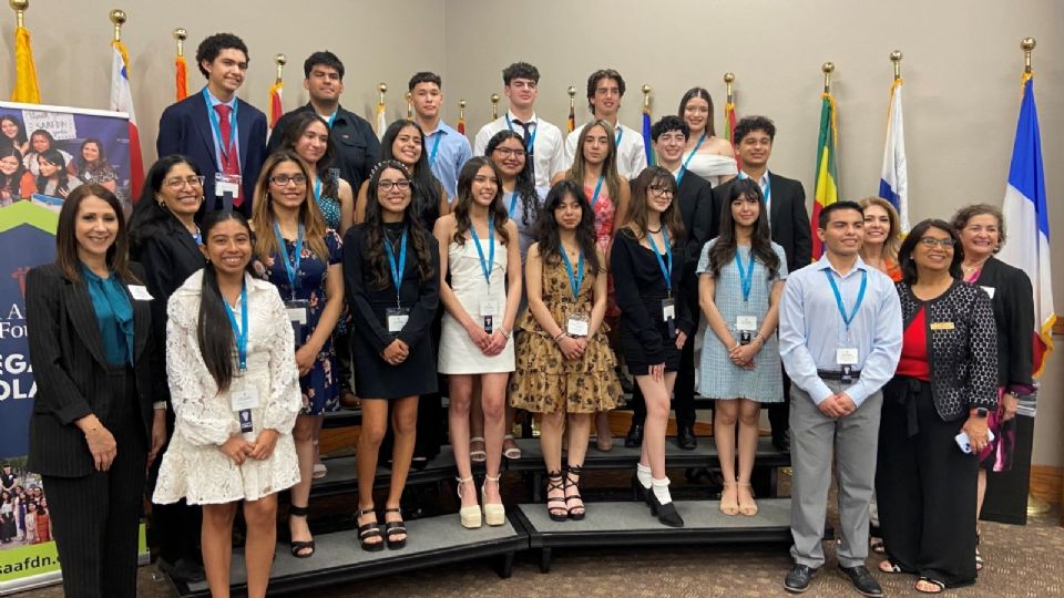 En total fueron 20 los alumnos beneficiados con las becas