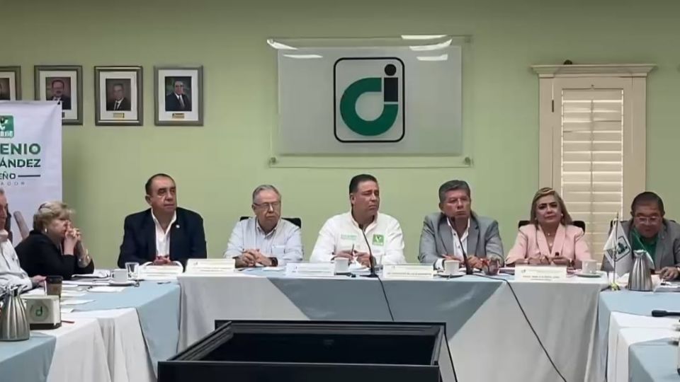 Eugenio Hernández Flores se reunió con integrantes del Consejo de Instituciones