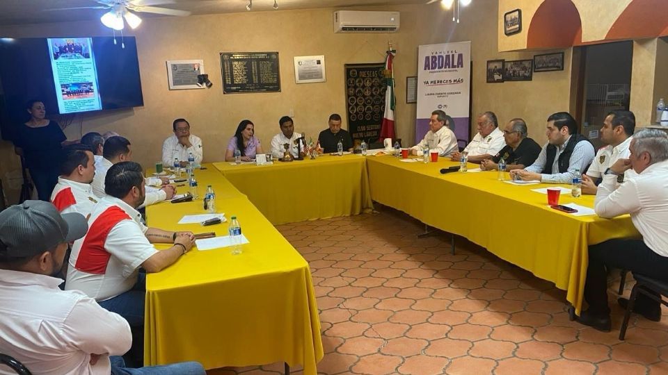 Yahleel Abdala Carmona se reunió con los socios del Club Sertoma Nuevo Laredo