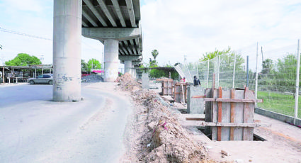 Construyen dos puentes peatonales en Nuevo Laredo