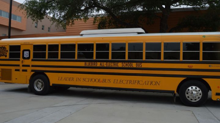 Promueven uso de transporte escolar eléctrico en Laredo