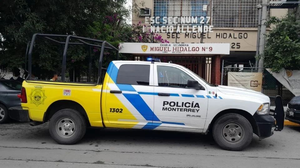 El pasado miércoles, un alumno de secundaria, también en Monterrey, fue descubierto con un arma de fuego