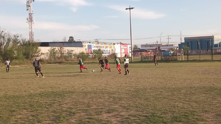 Golea Saavedra FC al deportivo Lyan en la Liga Veteranos Independiente de Nuevo Laredo