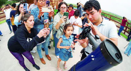 Nuevo Laredo: aficionado a la astronomía comparte con niños experiencia única