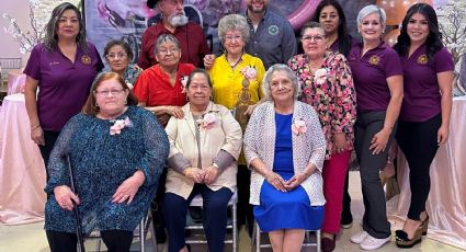 Festejan a mamás en su día en Laredo