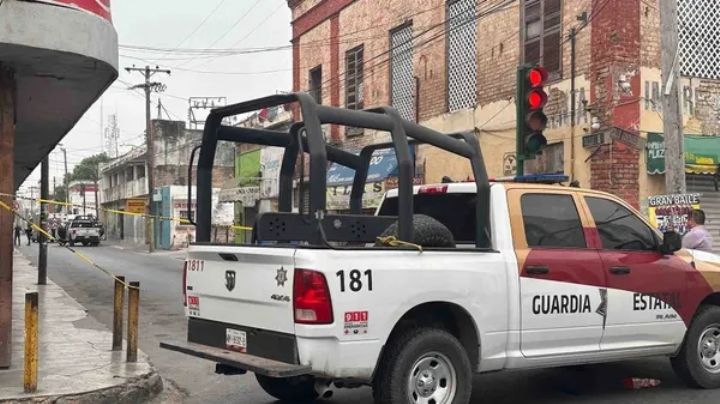 Abuelito fallece desangrado; rompió el ventanal de una tienda