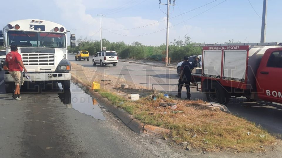 La cercanía del vetusto autobús permitió la acción rápida de los elementos de emergencia en la zona