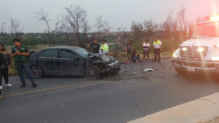 Paisano invade carril y choca contra automóvil cerca del Puente Internacional Juárez-Lincoln