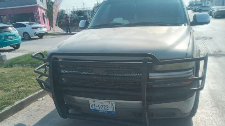 Camioneta se pasa el alto y embiste a madre e hijo en la colonia  Américo Villarreal