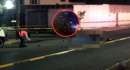 Muere joven motociclista en Monterrey; su acompañante quedó tendida junto a él