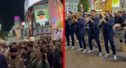 ¡Banda El Recodo la rompe en Japón! Da presentación gratis en la calle | VIDEO