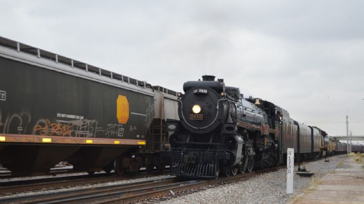 Así fue el paso del tren de vapor por Nuevo Laredo