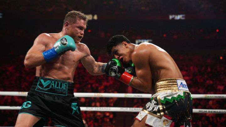 ‘Canelo’ somete a Munguía y retiene sus cuatro títulos mundiales