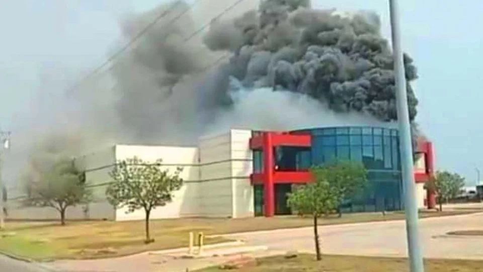 Así lucía el incendio del martes pasado.