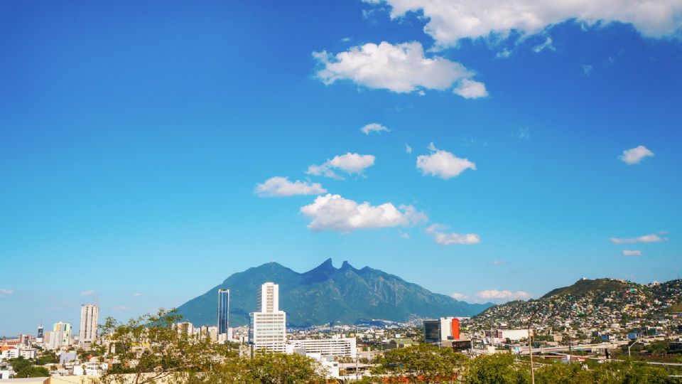 El calor estará con todo este martes, con rachas de vientos que podrían generar torbellinos